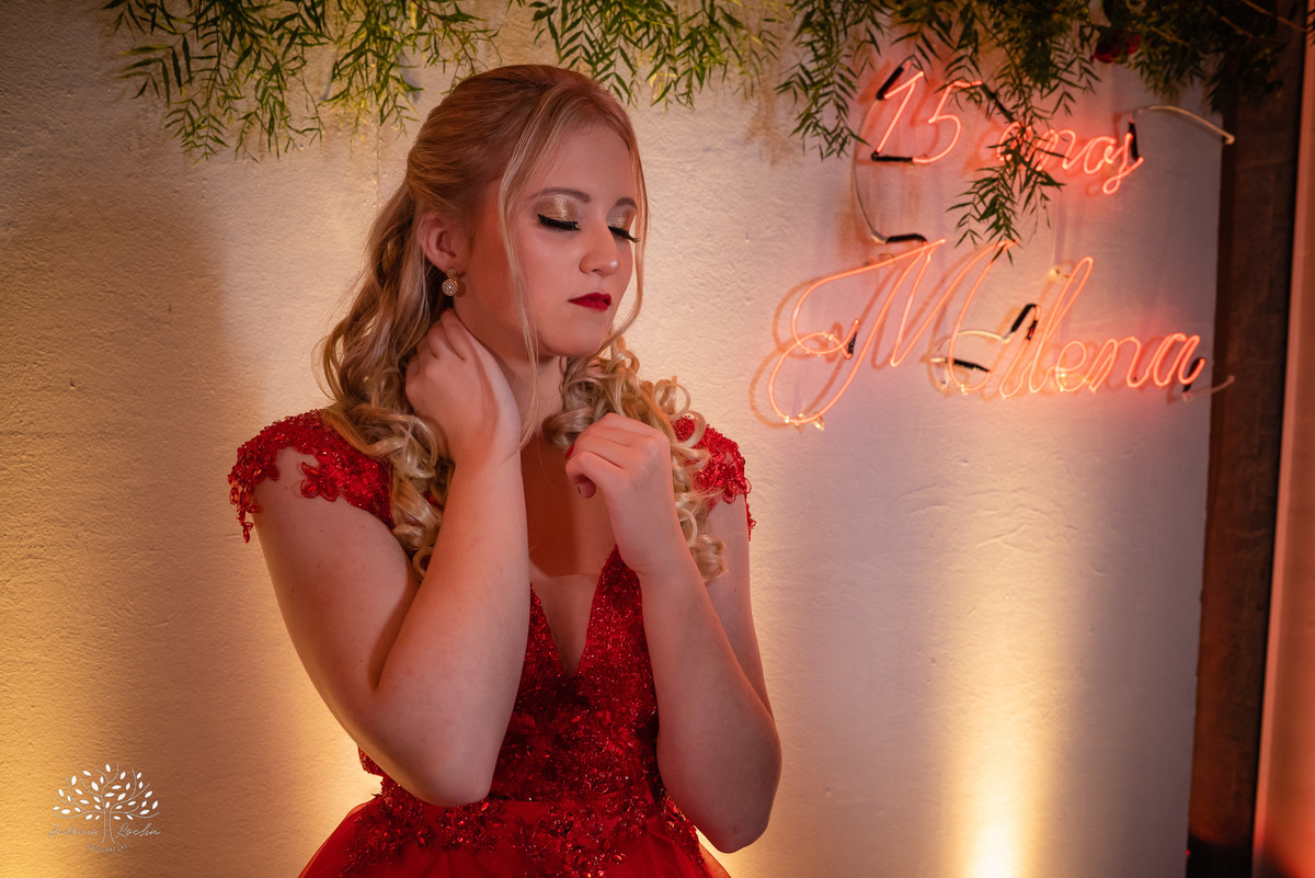 Milena – Milena 15 Anos – Festa – Festa Debutante – Chácara do Amanhecer – Debutante – Campo – Felicidade – Loira – Fotografia de Família – Debutante – Pôr do Sol – Exigente – Vermelho – Antonio Rocha Fotografias – Pelotas – Quinze Anos – Alegria – Feliz