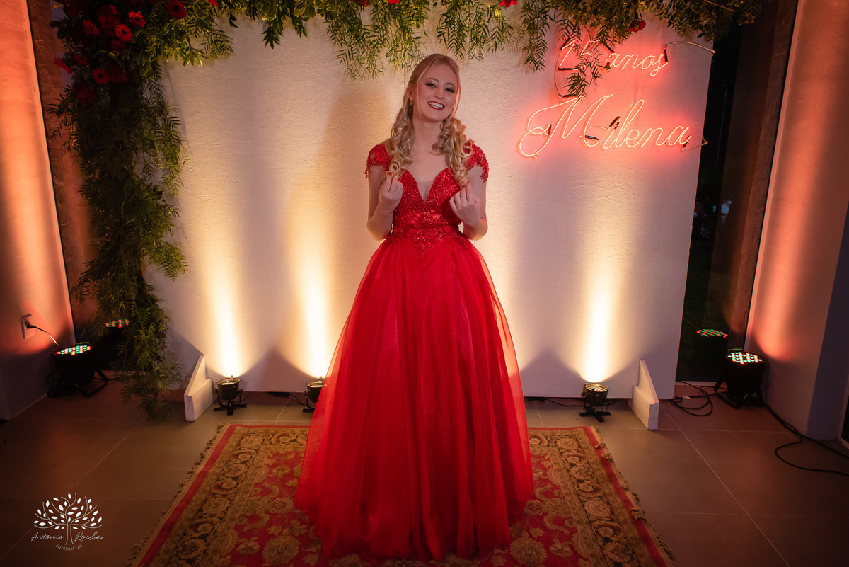 Milena – Milena 15 Anos – Festa – Festa Debutante – Chácara do Amanhecer – Debutante – Campo – Felicidade – Loira – Fotografia de Família – Debutante – Pôr do Sol – Exigente – Vermelho – Antonio Rocha Fotografias – Pelotas – Quinze Anos – Alegria – Feliz