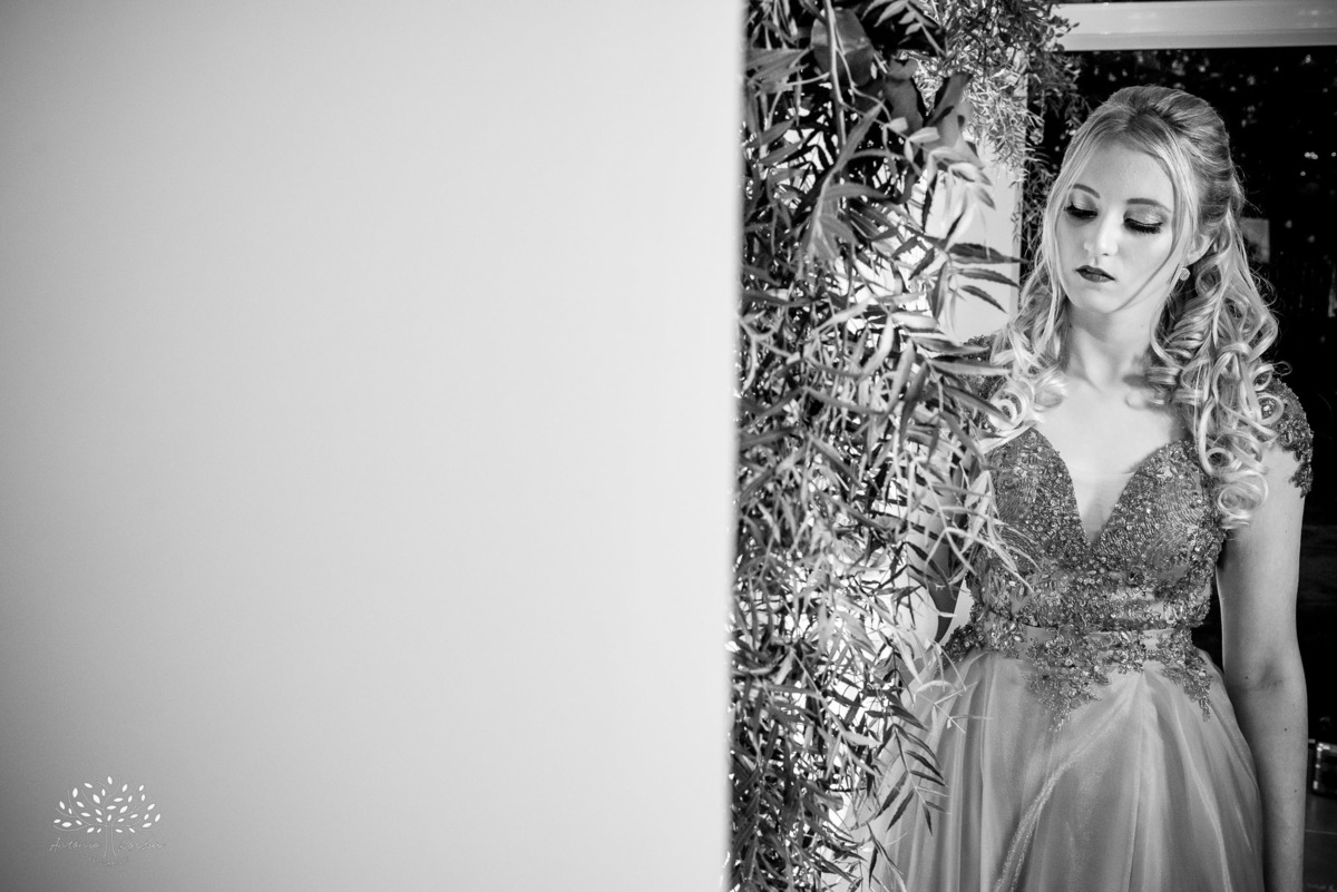 Milena – Milena 15 Anos – Festa – Festa Debutante – Chácara do Amanhecer – Debutante – Campo – Felicidade – Loira – Fotografia de Família – Debutante – Pôr do Sol – Exigente – Vermelho – Antonio Rocha Fotografias – Pelotas – Quinze Anos – Alegria – Feliz