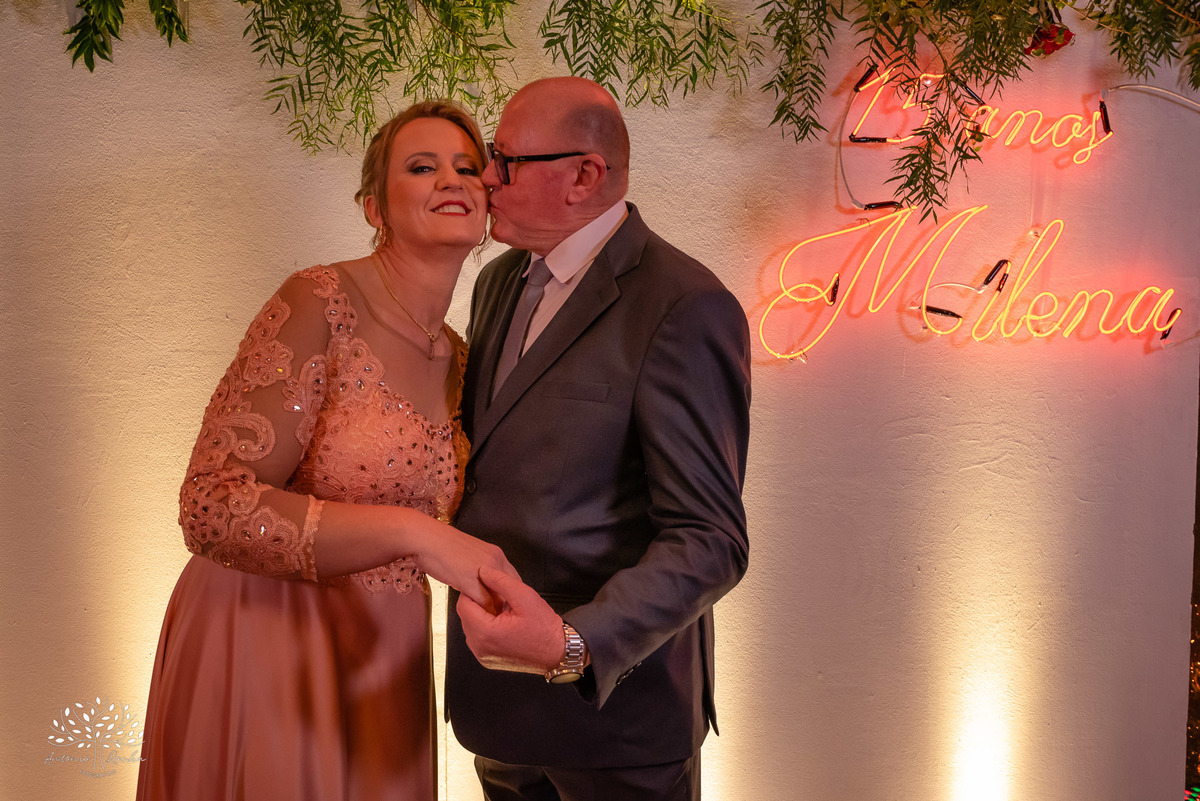 Milena – Milena 15 Anos – Festa – Festa Debutante – Chácara do Amanhecer – Debutante – Campo – Felicidade – Loira – Fotografia de Família – Debutante – Pôr do Sol – Exigente – Vermelho – Antonio Rocha Fotografias – Pelotas – Quinze Anos – Alegria – Feliz