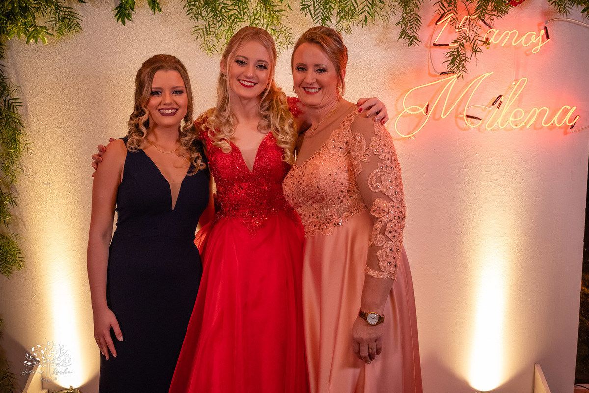 Milena – Milena 15 Anos – Festa – Festa Debutante – Chácara do Amanhecer – Debutante – Campo – Felicidade – Loira – Fotografia de Família – Debutante – Pôr do Sol – Exigente – Vermelho – Antonio Rocha Fotografias – Pelotas – Quinze Anos – Alegria – Feliz