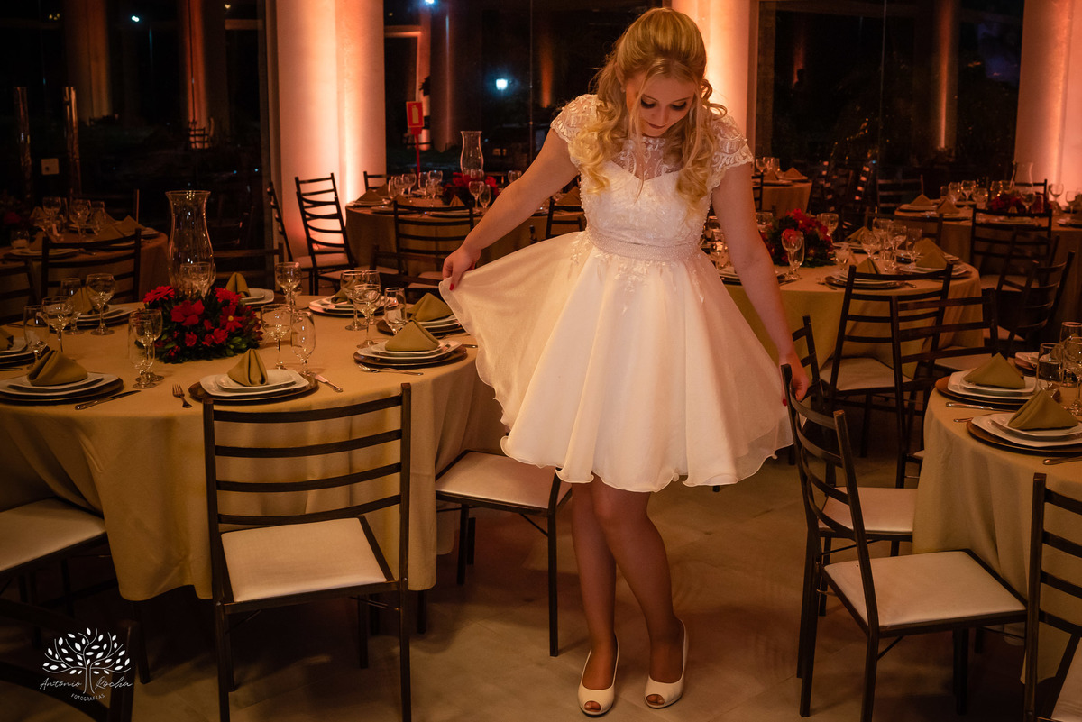 Milena – Milena 15 Anos – Festa – Festa Debutante – Chácara do Amanhecer – Debutante – Campo – Felicidade – Loira – Fotografia de Família – Debutante – Pôr do Sol – Exigente – Vermelho – Antonio Rocha Fotografias – Pelotas – Quinze Anos – Alegria – Feliz