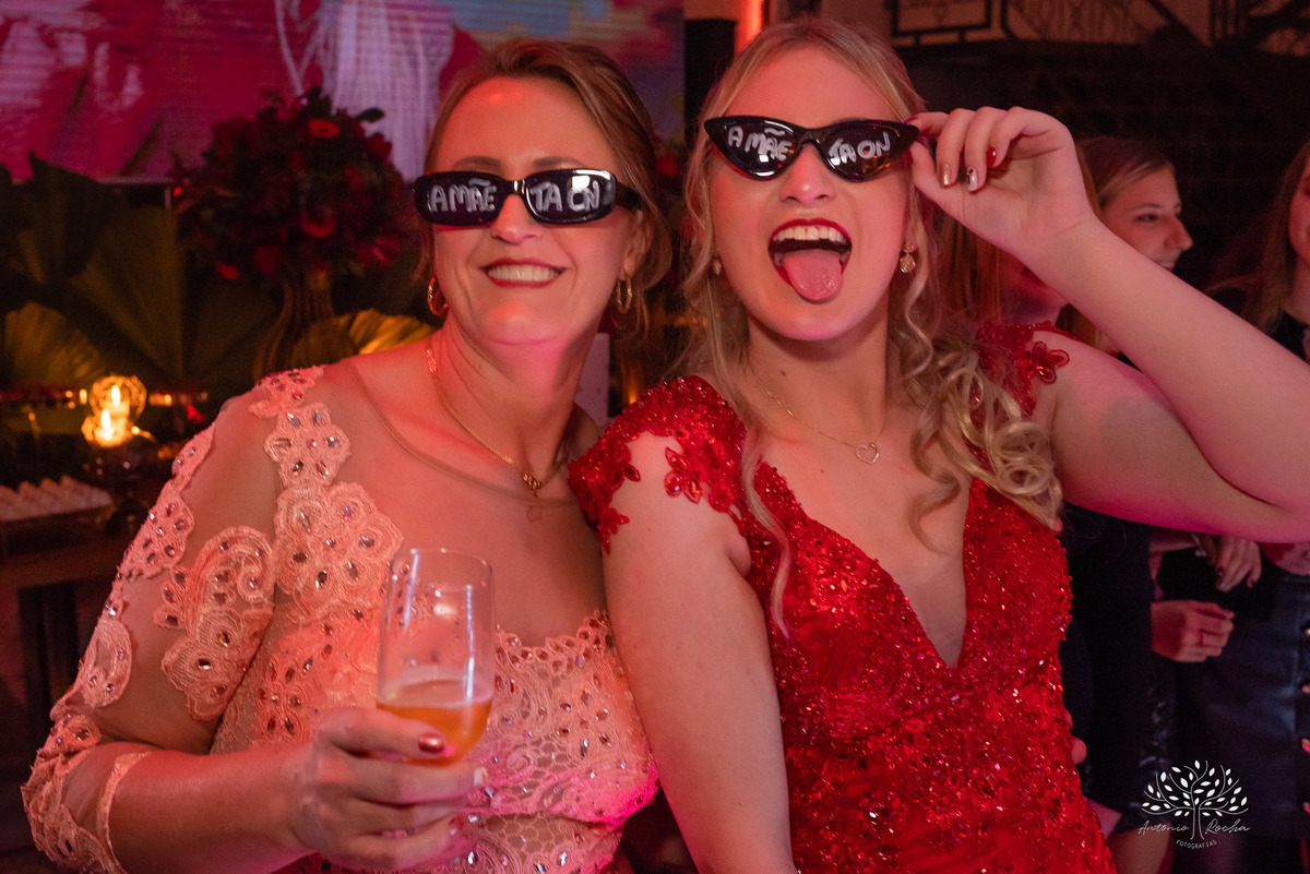 Milena – Milena 15 Anos – Festa – Festa Debutante – Chácara do Amanhecer – Debutante – Campo – Felicidade – Loira – Fotografia de Família – Debutante – Pôr do Sol – Exigente – Vermelho – Antonio Rocha Fotografias – Pelotas – Quinze Anos – Alegria – Feliz