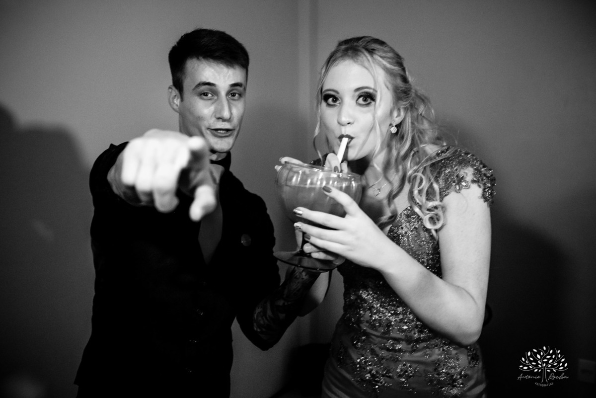 Milena – Milena 15 Anos – Festa – Festa Debutante – Chácara do Amanhecer – Debutante – Campo – Felicidade – Loira – Fotografia de Família – Debutante – Pôr do Sol – Exigente – Vermelho – Antonio Rocha Fotografias – Pelotas – Quinze Anos – Alegria – Feliz