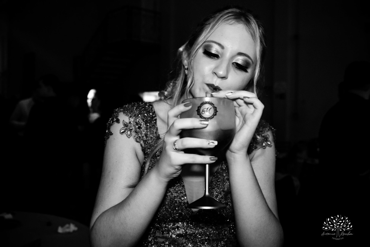 Milena – Milena 15 Anos – Festa – Festa Debutante – Chácara do Amanhecer – Debutante – Campo – Felicidade – Loira – Fotografia de Família – Debutante – Pôr do Sol – Exigente – Vermelho – Antonio Rocha Fotografias – Pelotas – Quinze Anos – Alegria – Feliz