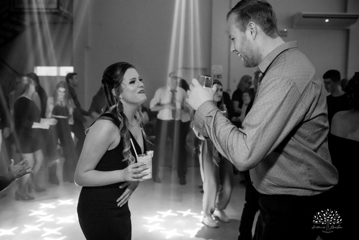 Milena – Milena 15 Anos – Festa – Festa Debutante – Chácara do Amanhecer – Debutante – Campo – Felicidade – Loira – Fotografia de Família – Debutante – Pôr do Sol – Exigente – Vermelho – Antonio Rocha Fotografias – Pelotas – Quinze Anos – Alegria – Feliz