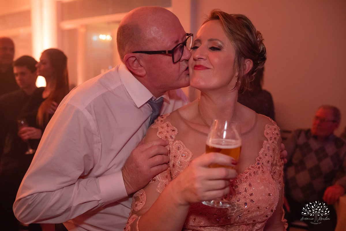 Milena – Milena 15 Anos – Festa – Festa Debutante – Chácara do Amanhecer – Debutante – Campo – Felicidade – Loira – Fotografia de Família – Debutante – Pôr do Sol – Exigente – Vermelho – Antonio Rocha Fotografias – Pelotas – Quinze Anos – Alegria – Feliz