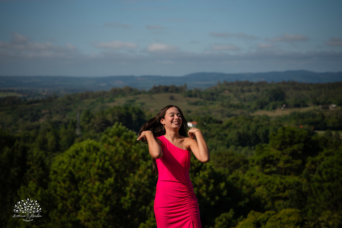 Nathália – Nathália 15 Anos – Ensaio – Ensaio Debutante – Parque Stone Land – Debutante – Campo – Felicidade – Livro – Fotografia de Família – Debutante – Pôr do Sol – Sorrir – Sorriso – Antonio Rocha Fotografias – Pelotas – Linda – Ensaio Externo – Vida 