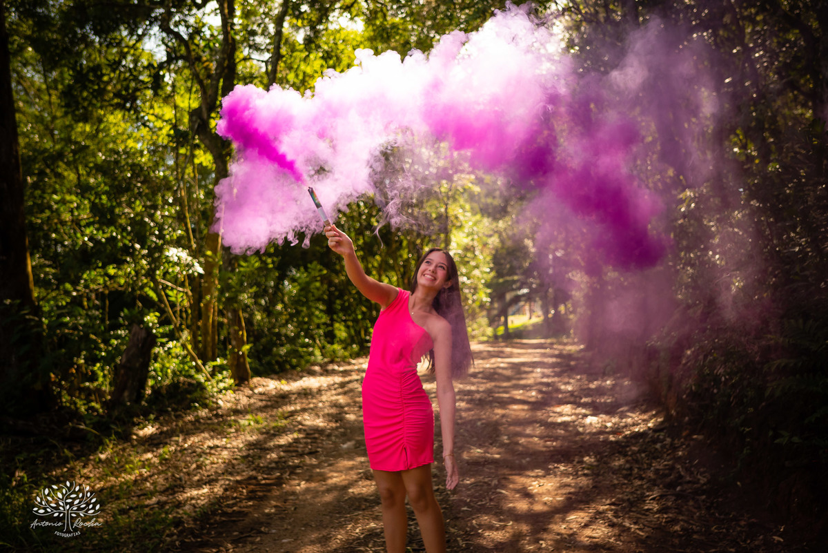 Nathália – Nathália 15 Anos – Ensaio – Ensaio Debutante – Parque Stone Land – Debutante – Campo – Felicidade – Livro – Fotografia de Família – Debutante – Pôr do Sol – Sorrir – Sorriso – Antonio Rocha Fotografias – Pelotas – Linda – Ensaio Externo – Vida 