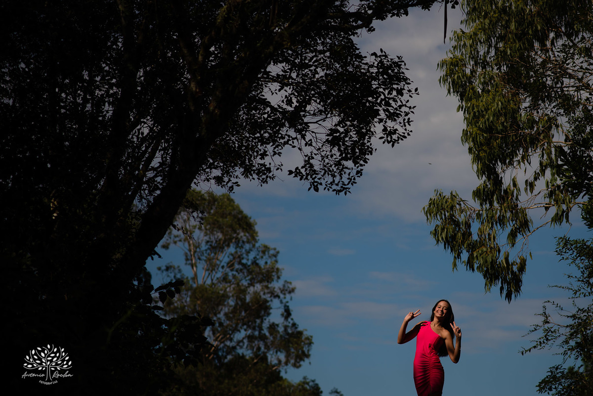 Nathália – Nathália 15 Anos – Ensaio – Ensaio Debutante – Parque Stone Land – Debutante – Campo – Felicidade – Livro – Fotografia de Família – Debutante – Pôr do Sol – Sorrir – Sorriso – Antonio Rocha Fotografias – Pelotas – Linda – Ensaio Externo – Vida 