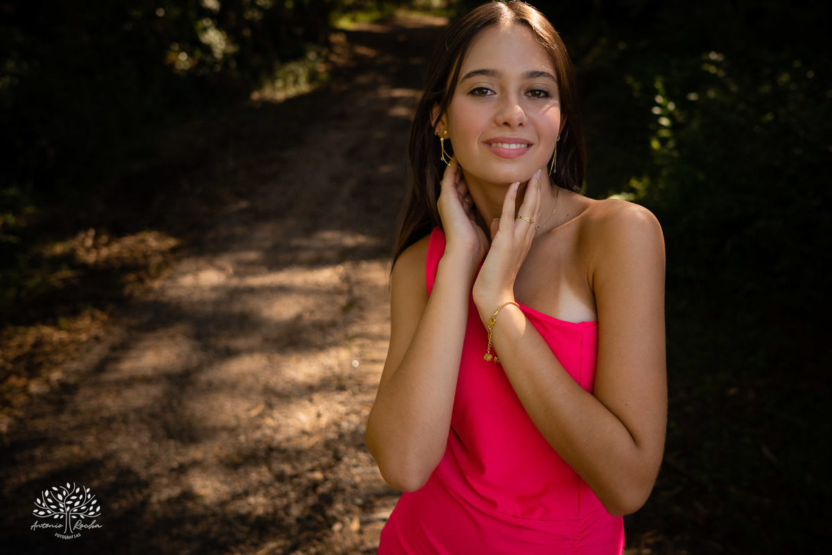 Nathália – Nathália 15 Anos – Ensaio – Ensaio Debutante – Parque Stone Land – Debutante – Campo – Felicidade – Livro – Fotografia de Família – Debutante – Pôr do Sol – Sorrir – Sorriso – Antonio Rocha Fotografias – Pelotas – Linda – Ensaio Externo – Vida 