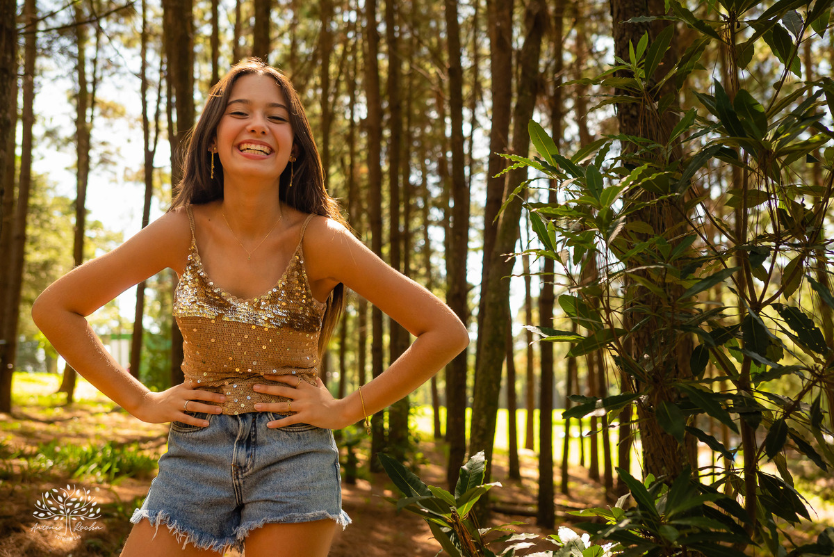 Nathália – Nathália 15 Anos – Ensaio – Ensaio Debutante – Parque Stone Land – Debutante – Campo – Felicidade – Livro – Fotografia de Família – Debutante – Pôr do Sol – Sorrir – Sorriso – Antonio Rocha Fotografias – Pelotas – Linda – Ensaio Externo – Vida 