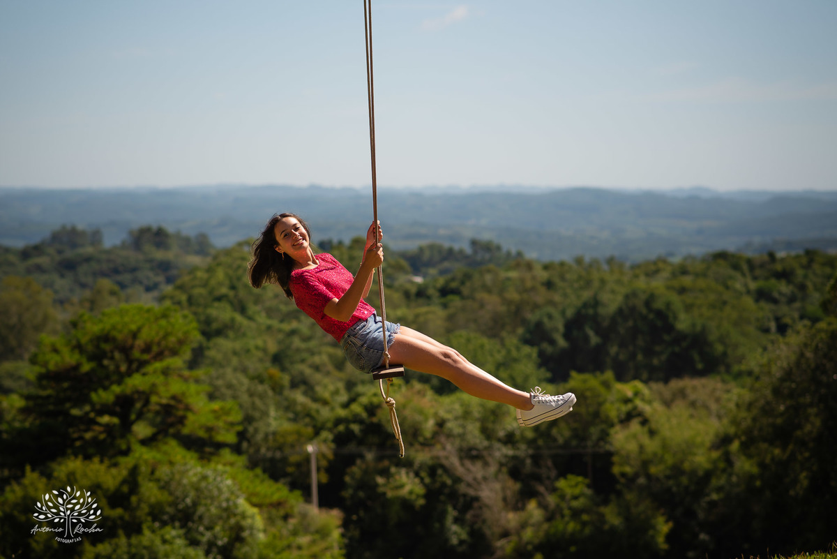 Nathália – Nathália 15 Anos – Ensaio – Ensaio Debutante – Parque Stone Land – Debutante – Campo – Felicidade – Livro – Fotografia de Família – Debutante – Pôr do Sol – Sorrir – Sorriso – Antonio Rocha Fotografias – Pelotas – Linda – Ensaio Externo – Vida 