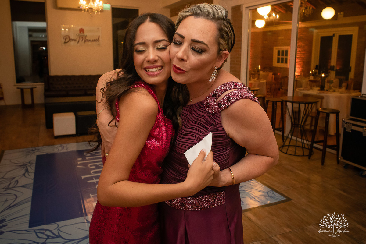 Nathália – Nathália 15 Anos – Festa 15 Anos – Debutante – Dom Manuel Quinta de Eventos – Festa – Felicidade – Fotografia de Família – Quinze Anos – 15 Anos – Sorrir – Sorriso – Antonio Rocha Fotografias – Pelotas – Linda – Vida Boa – Festão – Noite Linda 