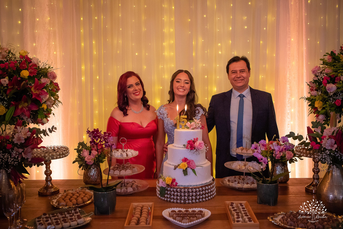 Nathália – Nathália 15 Anos – Festa 15 Anos – Debutante – Dom Manuel Quinta de Eventos – Festa – Felicidade – Fotografia de Família – Quinze Anos – 15 Anos – Sorrir – Sorriso – Antonio Rocha Fotografias – Pelotas – Linda – Vida Boa – Festão – Noite Linda 