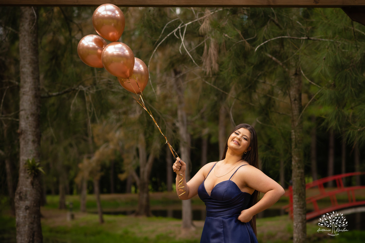 Julia Insaurriaga – Julia 15 Anos – Ensaio – Ensaio Debutante – Chácara da Família Fiss – Debutante – Campo – Felicidade – Chimarrão – Fotografia de Família – Debutante – Pôr do Sol – Vestido – Azul – Antonio Rocha Fotografias – Pelotas – Linda – Viver