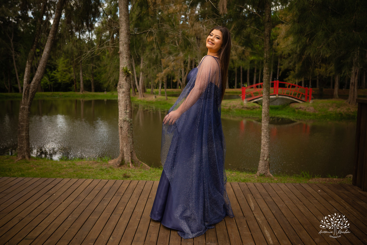 Julia Insaurriaga – Julia 15 Anos – Ensaio – Ensaio Debutante – Chácara da Família Fiss – Debutante – Campo – Felicidade – Chimarrão – Fotografia de Família – Debutante – Pôr do Sol – Vestido – Azul – Antonio Rocha Fotografias – Pelotas – Linda – Viver