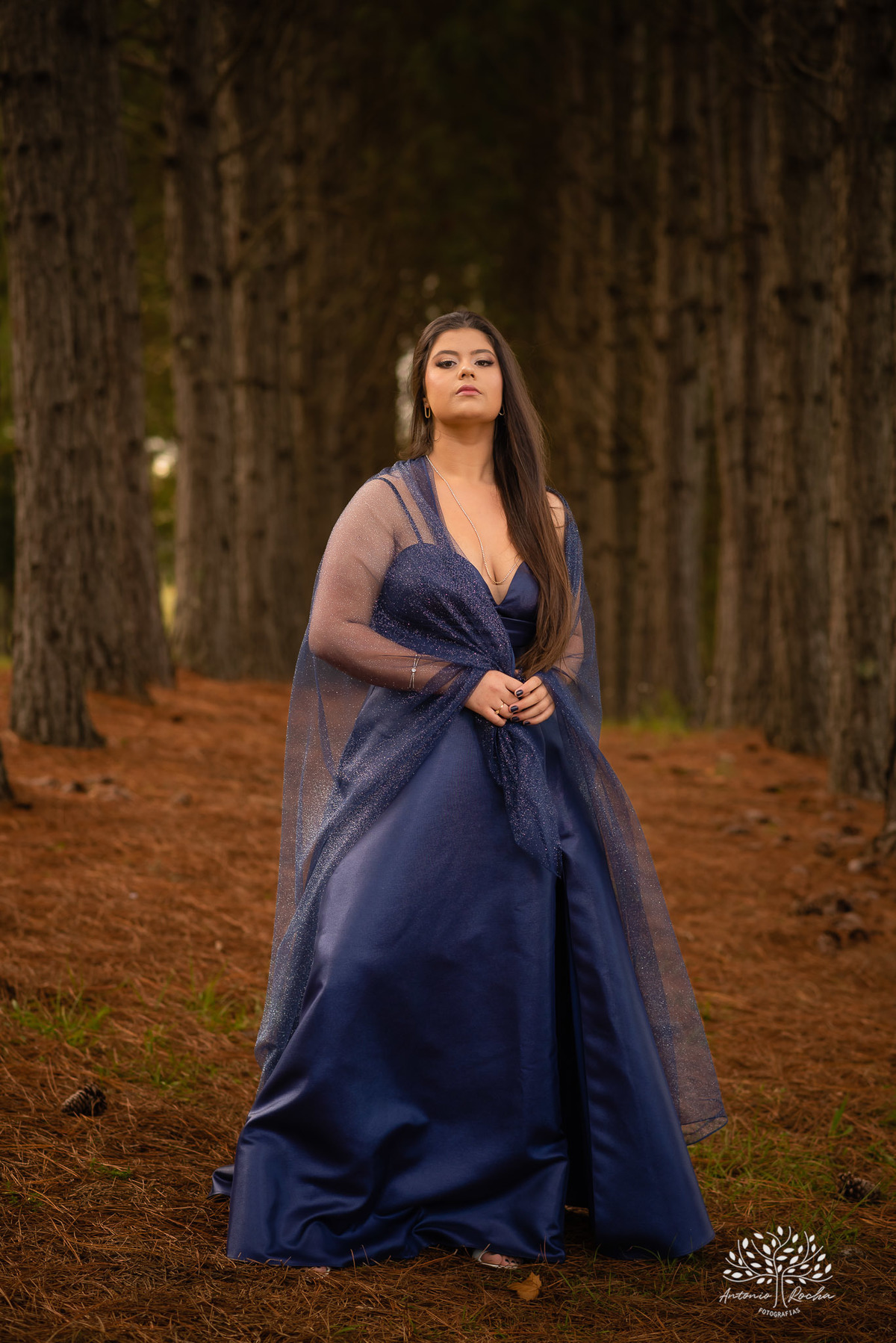 Julia Insaurriaga – Julia 15 Anos – Ensaio – Ensaio Debutante – Chácara da Família Fiss – Debutante – Campo – Felicidade – Chimarrão – Fotografia de Família – Debutante – Pôr do Sol – Vestido – Azul – Antonio Rocha Fotografias – Pelotas – Linda – Viver