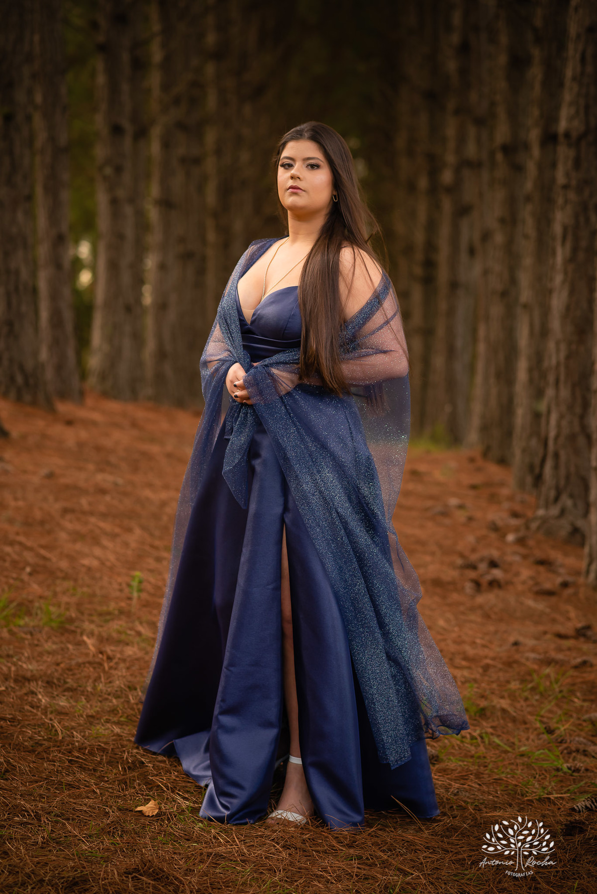 Julia Insaurriaga – Julia 15 Anos – Ensaio – Ensaio Debutante – Chácara da Família Fiss – Debutante – Campo – Felicidade – Chimarrão – Fotografia de Família – Debutante – Pôr do Sol – Vestido – Azul – Antonio Rocha Fotografias – Pelotas – Linda – Viver