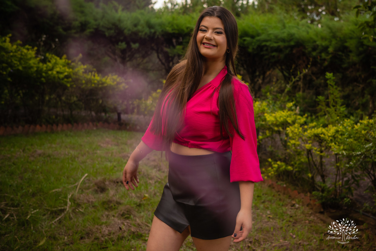 Julia Insaurriaga – Julia 15 Anos – Ensaio – Ensaio Debutante – Chácara da Família Fiss – Debutante – Campo – Felicidade – Chimarrão – Fotografia de Família – Debutante – Pôr do Sol – Vestido – Azul – Antonio Rocha Fotografias – Pelotas – Linda – Viver