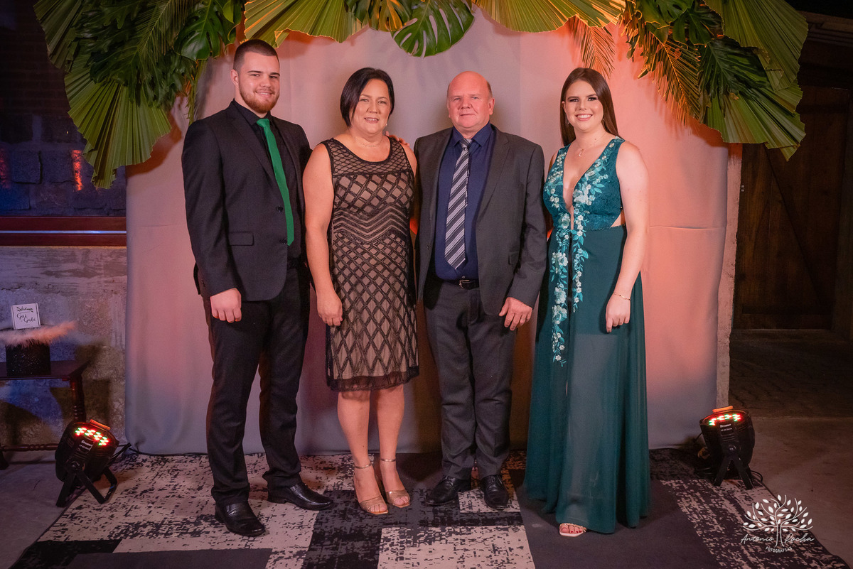 Gabi – Gui – Gabi e Gui – Recepção de Formatura – Formei – Engenharia Civil, Costeira e Portuária – Educação Física – Chácara da Família Fiss – Felicidade – Irmãos – Sorrir – Sorriso – Antonio Rocha Fotografias – Pelotas – Vida Boa – Festão – Noite Linda