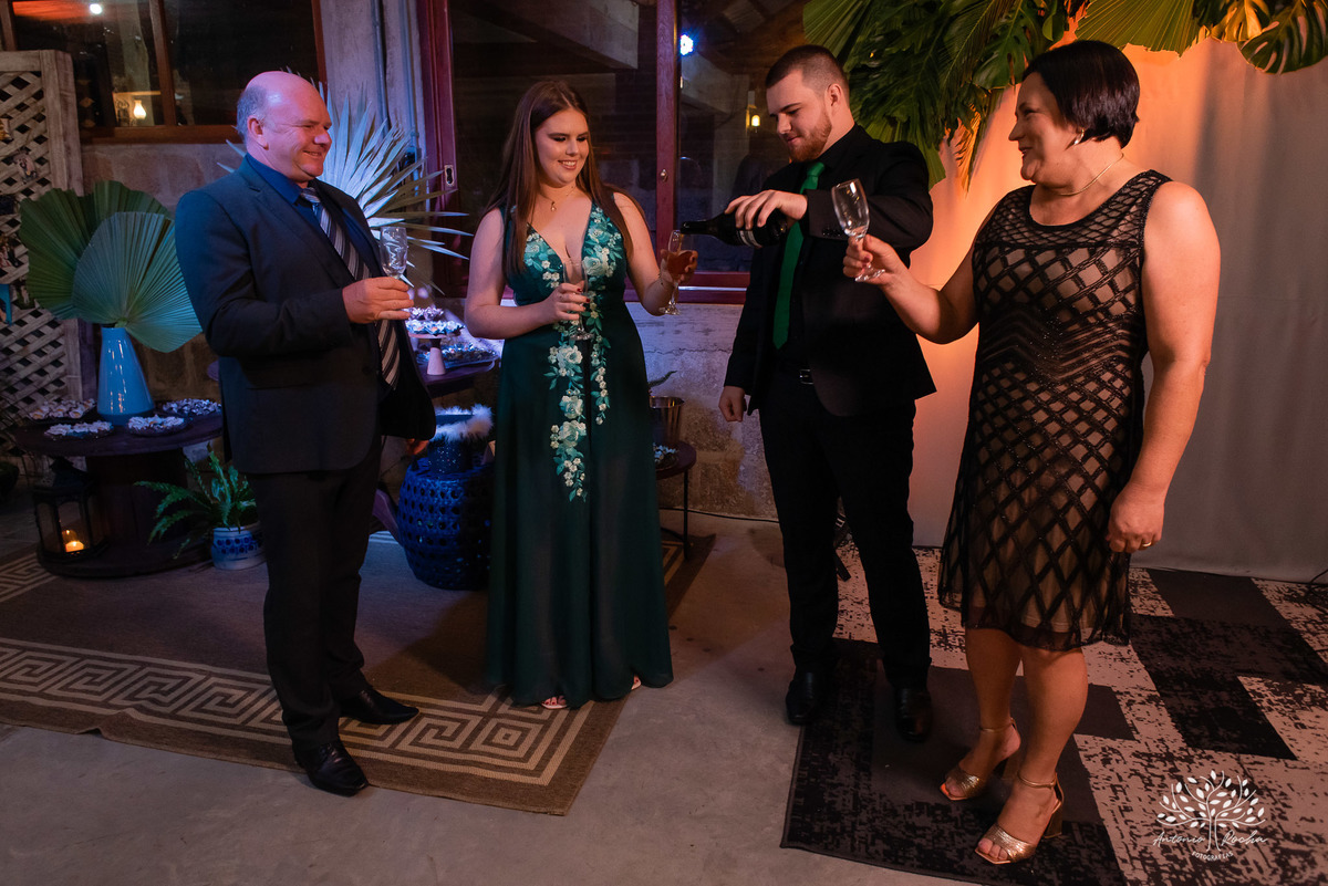 Gabi – Gui – Gabi e Gui – Recepção de Formatura – Formei – Engenharia Civil, Costeira e Portuária – Educação Física – Chácara da Família Fiss – Felicidade – Irmãos – Sorrir – Sorriso – Antonio Rocha Fotografias – Pelotas – Vida Boa – Festão – Noite Linda