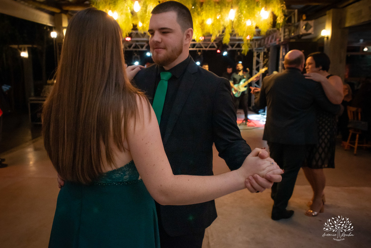 Gabi – Gui – Gabi e Gui – Recepção de Formatura – Formei – Engenharia Civil, Costeira e Portuária – Educação Física – Chácara da Família Fiss – Felicidade – Irmãos – Sorrir – Sorriso – Antonio Rocha Fotografias – Pelotas – Vida Boa – Festão – Noite Linda