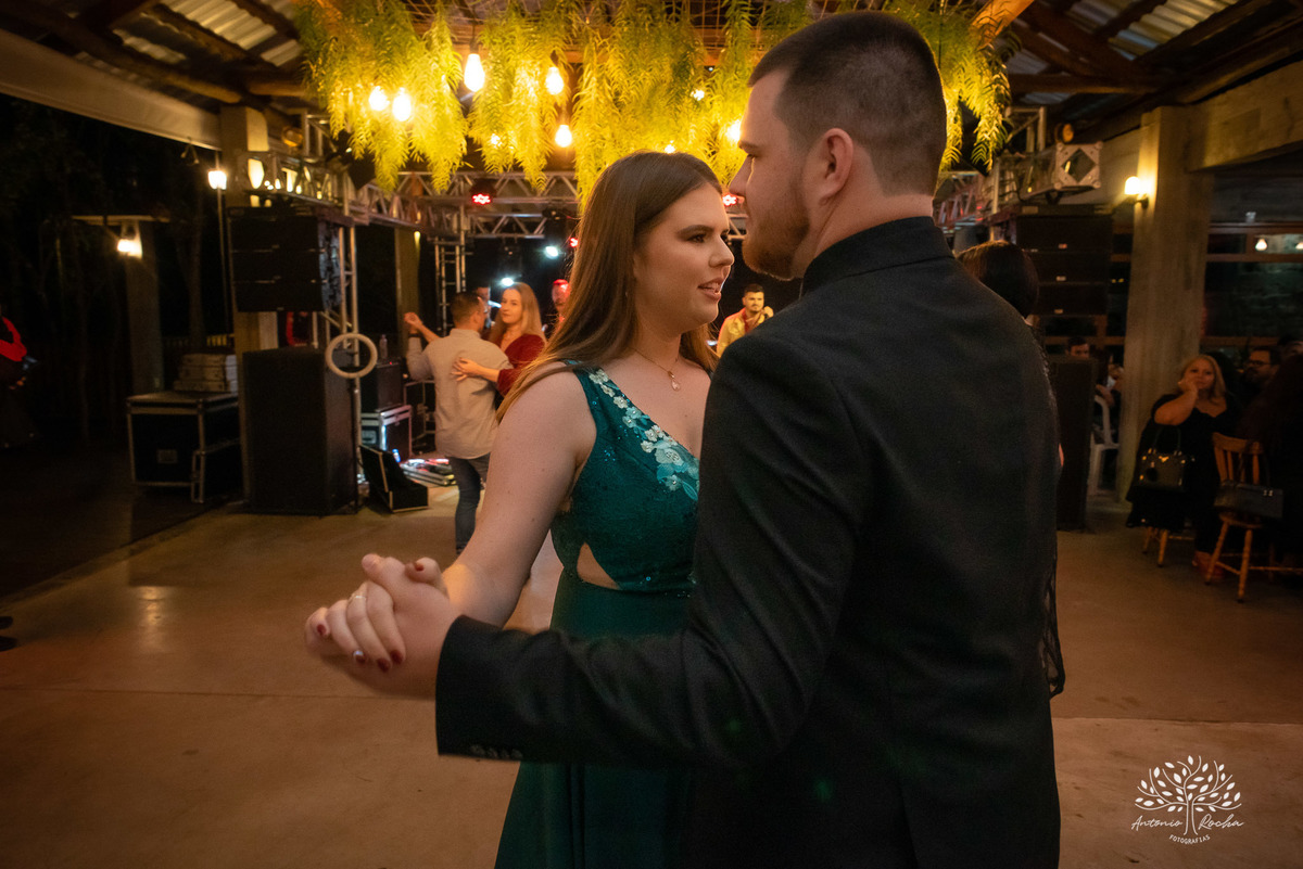 Gabi – Gui – Gabi e Gui – Recepção de Formatura – Formei – Engenharia Civil, Costeira e Portuária – Educação Física – Chácara da Família Fiss – Felicidade – Irmãos – Sorrir – Sorriso – Antonio Rocha Fotografias – Pelotas – Vida Boa – Festão – Noite Linda