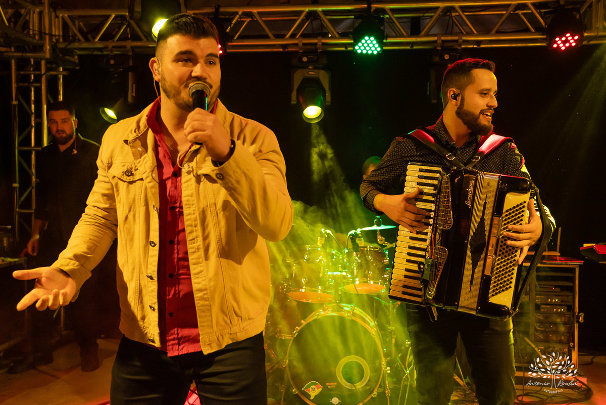 Gabi – Gui – Gabi e Gui – Recepção de Formatura – Formei – Engenharia Civil, Costeira e Portuária – Educação Física – Chácara da Família Fiss – Felicidade – Irmãos – Sorrir – Sorriso – Antonio Rocha Fotografias – Pelotas – Vida Boa – Festão – Noite Linda
