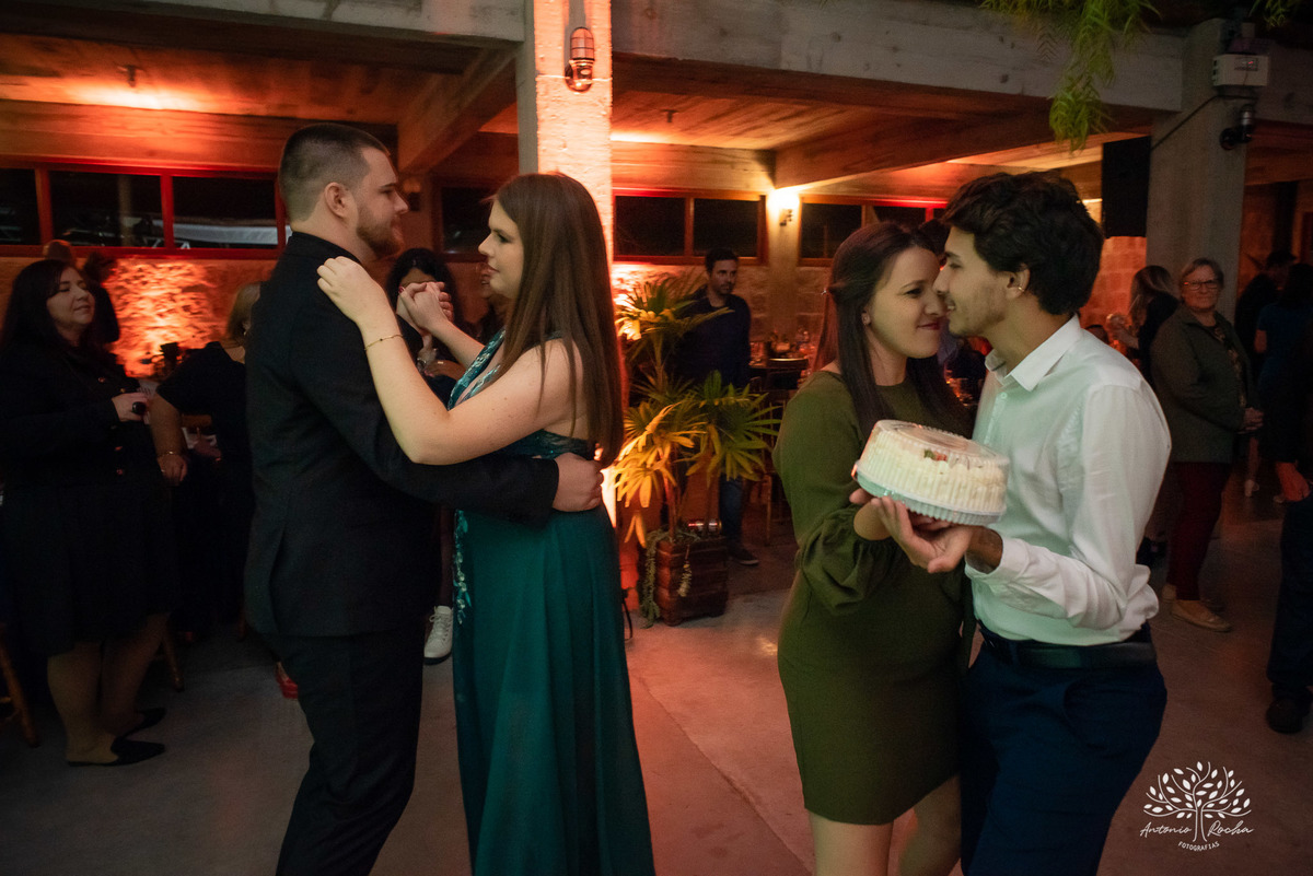 Gabi – Gui – Gabi e Gui – Recepção de Formatura – Formei – Engenharia Civil, Costeira e Portuária – Educação Física – Chácara da Família Fiss – Felicidade – Irmãos – Sorrir – Sorriso – Antonio Rocha Fotografias – Pelotas – Vida Boa – Festão – Noite Linda