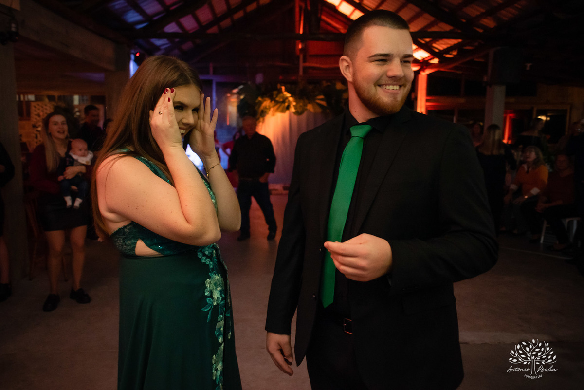 Gabi – Gui – Gabi e Gui – Recepção de Formatura – Formei – Engenharia Civil, Costeira e Portuária – Educação Física – Chácara da Família Fiss – Felicidade – Irmãos – Sorrir – Sorriso – Antonio Rocha Fotografias – Pelotas – Vida Boa – Festão – Noite Linda
