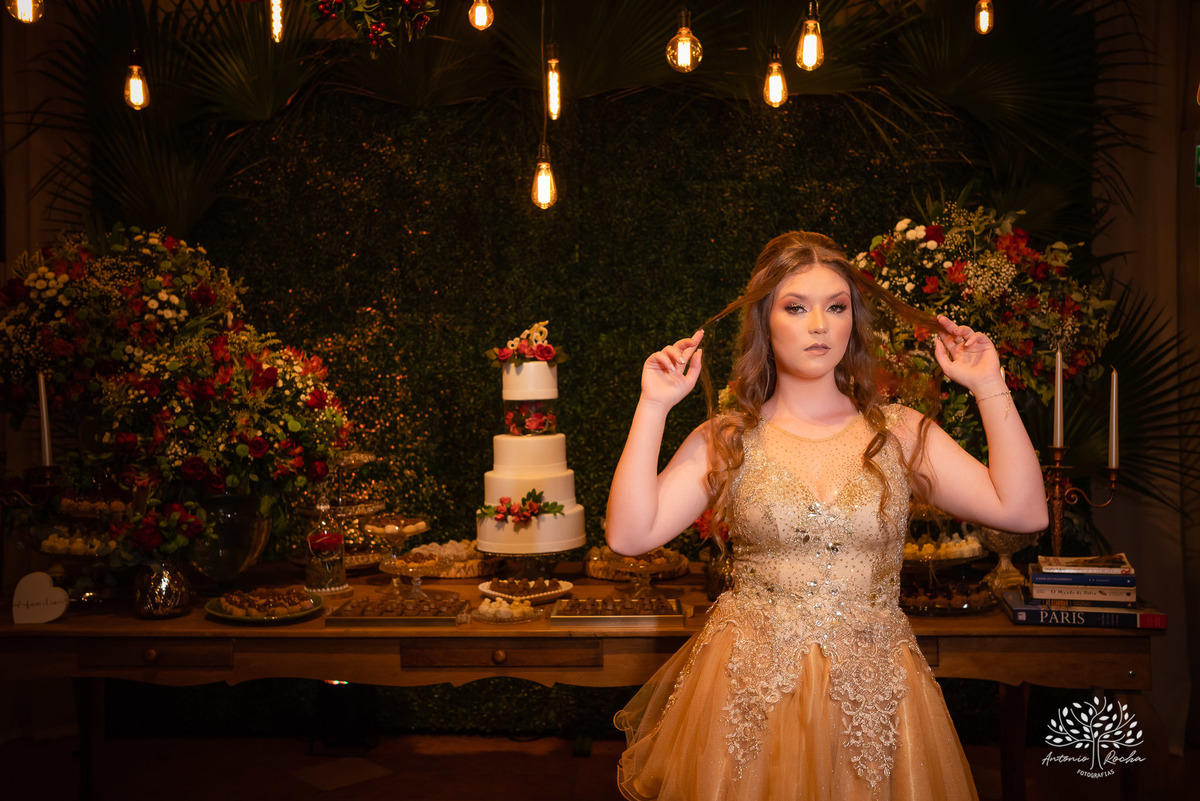 Julia – Júlia 15 Anos – Festa – Festa Debutante – Dom Manuel Quinta de Eventos – Debutante – Campo – Felicidade – Sardas – Fotografia de Família – Debutante – Pôr do Sol – Felicidade – Dourado – Antonio Rocha Fotografias – Pelotas – Quinze Anos – Alegria