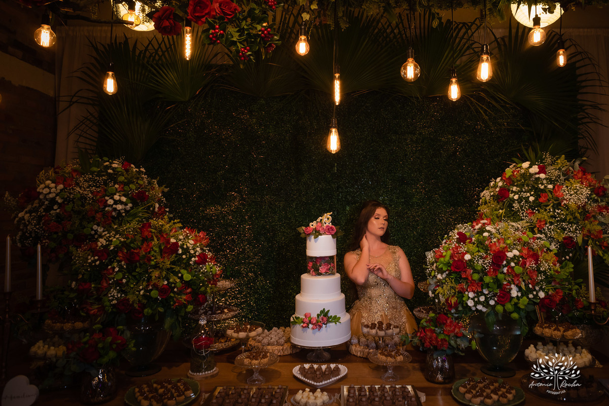 Julia – Júlia 15 Anos – Festa – Festa Debutante – Dom Manuel Quinta de Eventos – Debutante – Campo – Felicidade – Sardas – Fotografia de Família – Debutante – Pôr do Sol – Felicidade – Dourado – Antonio Rocha Fotografias – Pelotas – Quinze Anos – Alegria