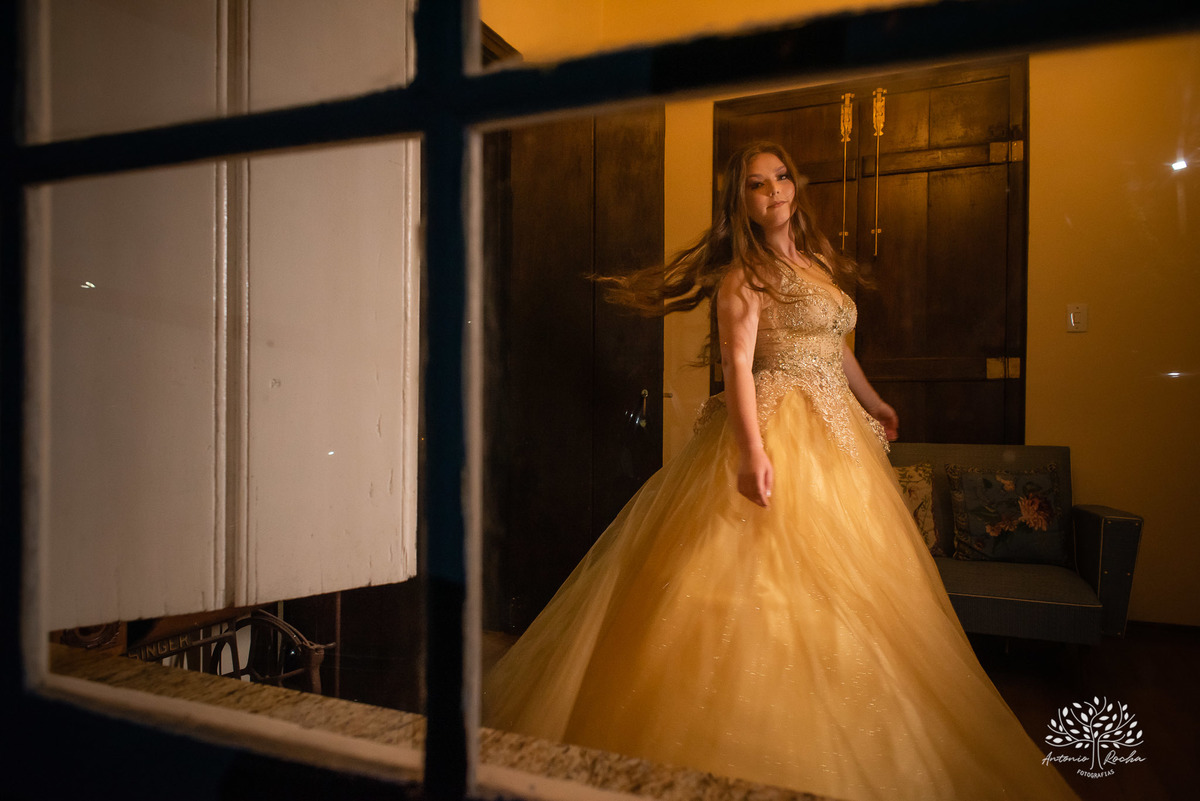 Julia – Júlia 15 Anos – Festa – Festa Debutante – Dom Manuel Quinta de Eventos – Debutante – Campo – Felicidade – Sardas – Fotografia de Família – Debutante – Pôr do Sol – Felicidade – Dourado – Antonio Rocha Fotografias – Pelotas – Quinze Anos – Alegria