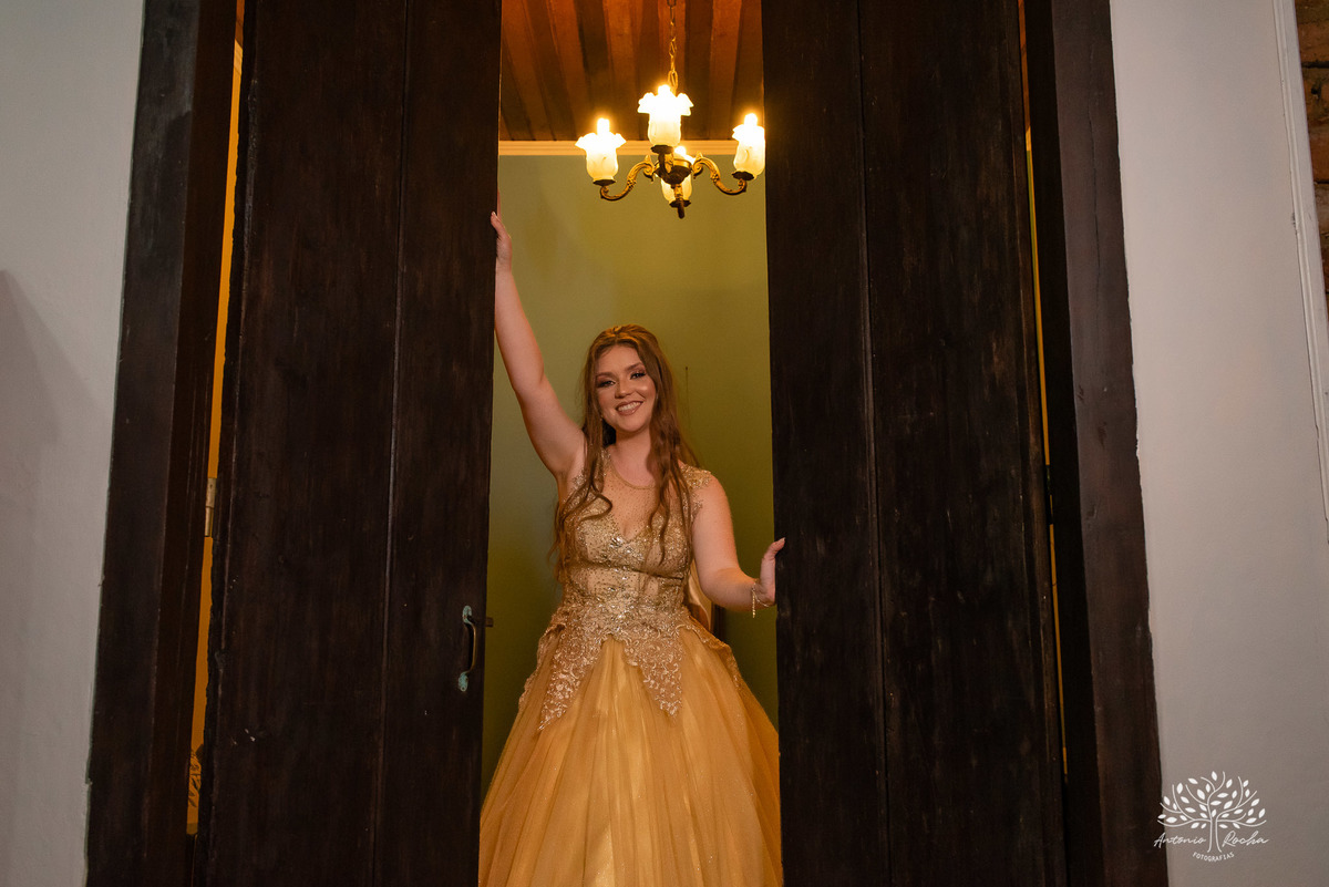 Julia – Júlia 15 Anos – Festa – Festa Debutante – Dom Manuel Quinta de Eventos – Debutante – Campo – Felicidade – Sardas – Fotografia de Família – Debutante – Pôr do Sol – Felicidade – Dourado – Antonio Rocha Fotografias – Pelotas – Quinze Anos – Alegria