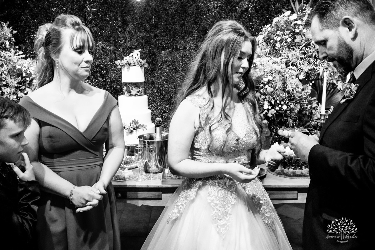 Julia – Júlia 15 Anos – Festa – Festa Debutante – Dom Manuel Quinta de Eventos – Debutante – Campo – Felicidade – Sardas – Fotografia de Família – Debutante – Pôr do Sol – Felicidade – Dourado – Antonio Rocha Fotografias – Pelotas – Quinze Anos – Alegria