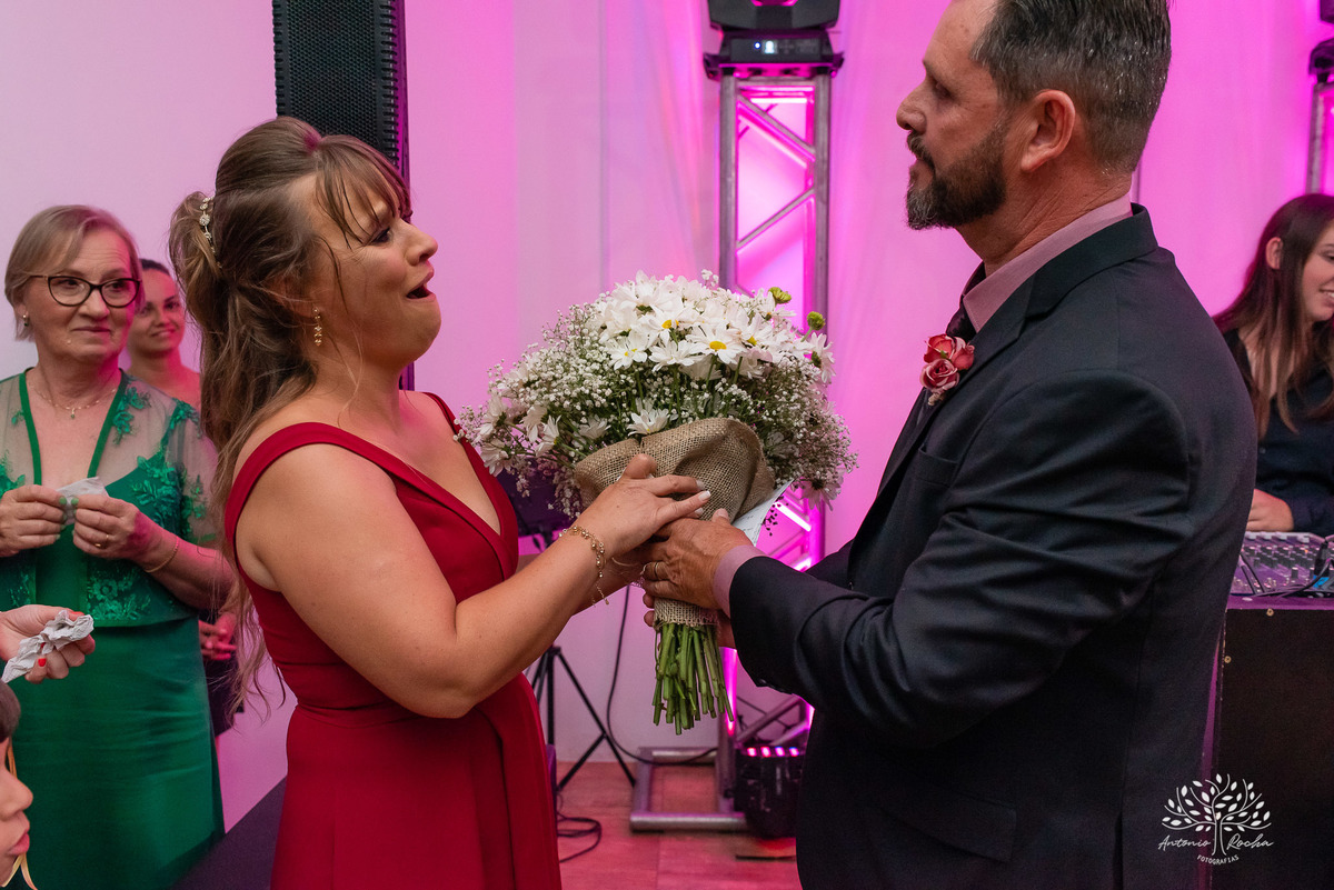 Julia – Júlia 15 Anos – Festa – Festa Debutante – Dom Manuel Quinta de Eventos – Debutante – Campo – Felicidade – Sardas – Fotografia de Família – Debutante – Pôr do Sol – Felicidade – Dourado – Antonio Rocha Fotografias – Pelotas – Quinze Anos – Alegria