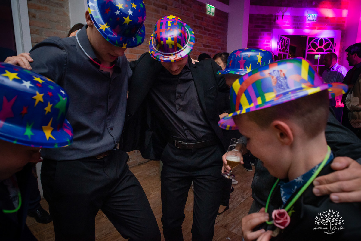 Julia – Júlia 15 Anos – Festa – Festa Debutante – Dom Manuel Quinta de Eventos – Debutante – Campo – Felicidade – Sardas – Fotografia de Família – Debutante – Pôr do Sol – Felicidade – Dourado – Antonio Rocha Fotografias – Pelotas – Quinze Anos – Alegria