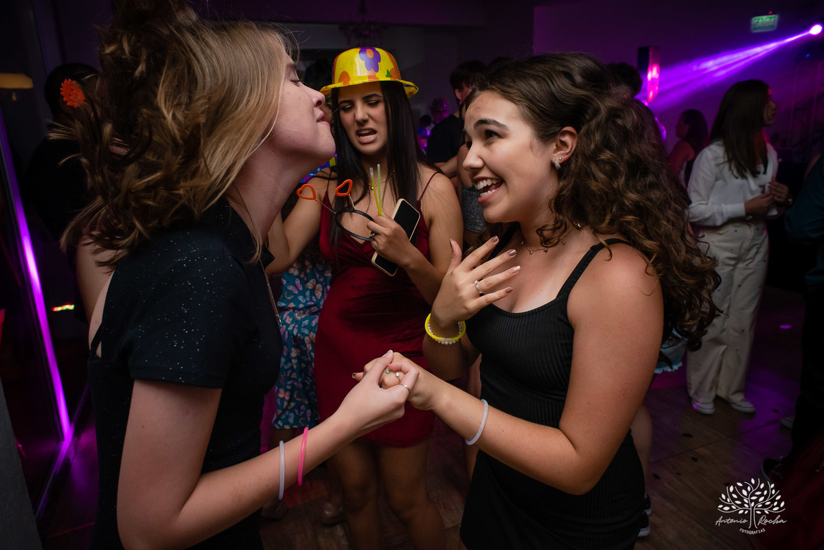 Julia – Júlia 15 Anos – Festa – Festa Debutante – Dom Manuel Quinta de Eventos – Debutante – Campo – Felicidade – Sardas – Fotografia de Família – Debutante – Pôr do Sol – Felicidade – Dourado – Antonio Rocha Fotografias – Pelotas – Quinze Anos – Alegria