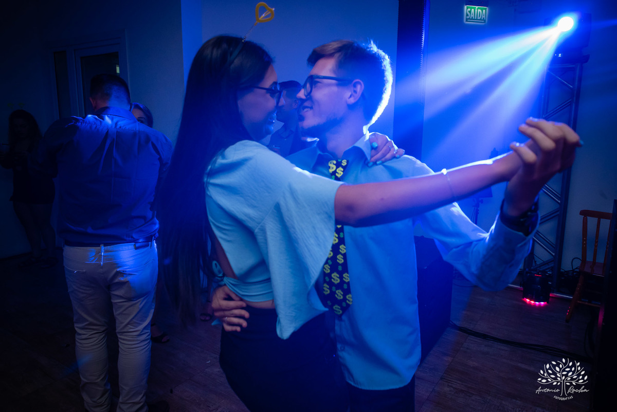 Julia – Júlia 15 Anos – Festa – Festa Debutante – Dom Manuel Quinta de Eventos – Debutante – Campo – Felicidade – Sardas – Fotografia de Família – Debutante – Pôr do Sol – Felicidade – Dourado – Antonio Rocha Fotografias – Pelotas – Quinze Anos – Alegria