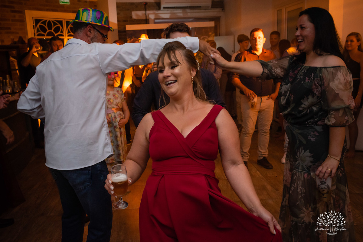 Julia – Júlia 15 Anos – Festa – Festa Debutante – Dom Manuel Quinta de Eventos – Debutante – Campo – Felicidade – Sardas – Fotografia de Família – Debutante – Pôr do Sol – Felicidade – Dourado – Antonio Rocha Fotografias – Pelotas – Quinze Anos – Alegria