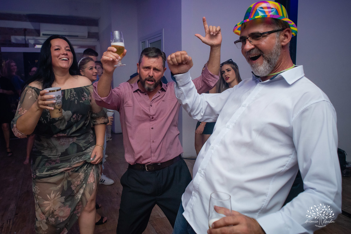 Julia – Júlia 15 Anos – Festa – Festa Debutante – Dom Manuel Quinta de Eventos – Debutante – Campo – Felicidade – Sardas – Fotografia de Família – Debutante – Pôr do Sol – Felicidade – Dourado – Antonio Rocha Fotografias – Pelotas – Quinze Anos – Alegria