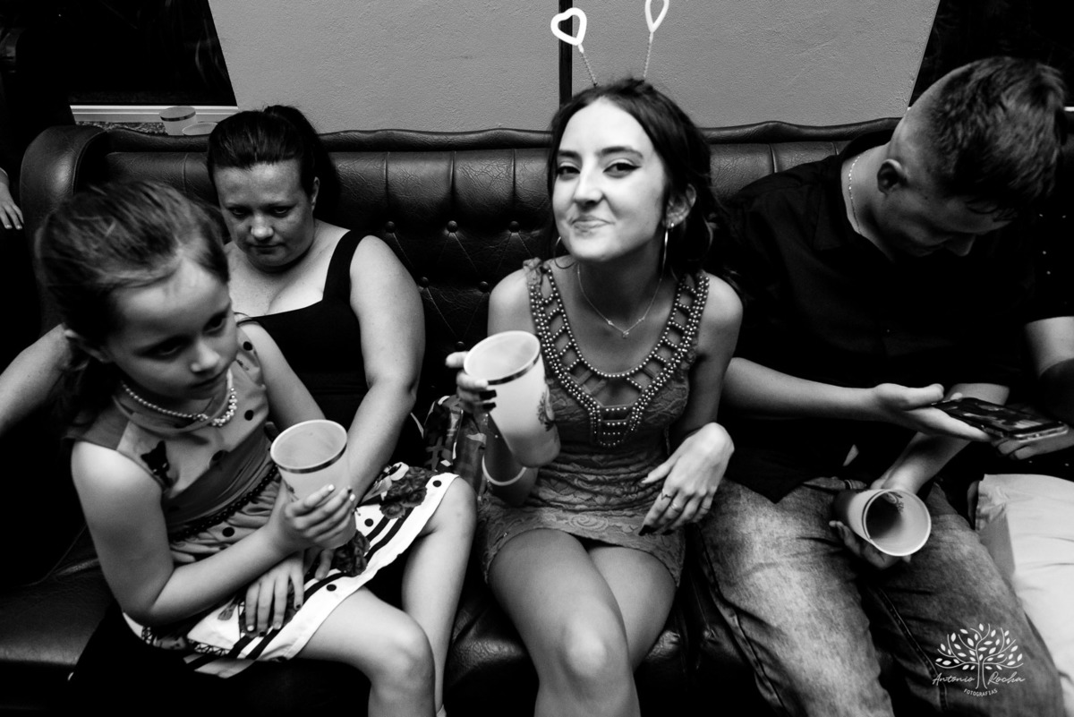 Julia – Júlia 15 Anos – Festa – Festa Debutante – Dom Manuel Quinta de Eventos – Debutante – Campo – Felicidade – Sardas – Fotografia de Família – Debutante – Pôr do Sol – Felicidade – Dourado – Antonio Rocha Fotografias – Pelotas – Quinze Anos – Alegria