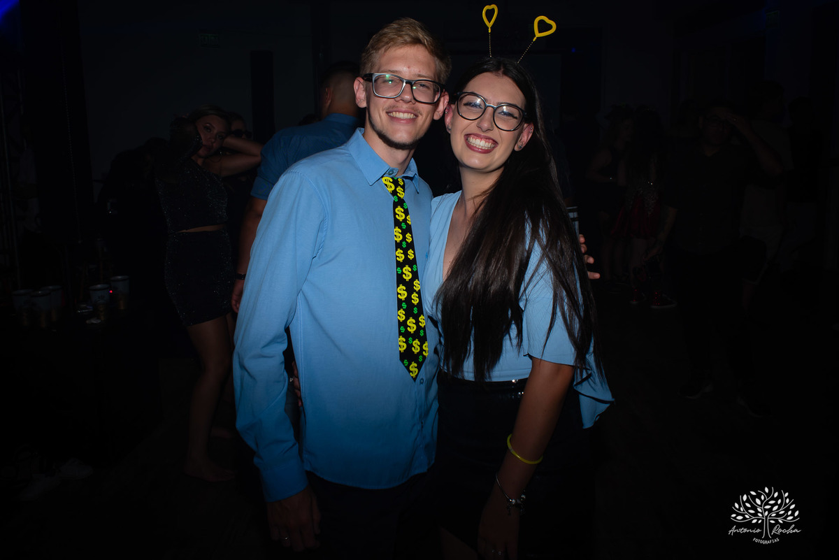 Julia – Júlia 15 Anos – Festa – Festa Debutante – Dom Manuel Quinta de Eventos – Debutante – Campo – Felicidade – Sardas – Fotografia de Família – Debutante – Pôr do Sol – Felicidade – Dourado – Antonio Rocha Fotografias – Pelotas – Quinze Anos – Alegria