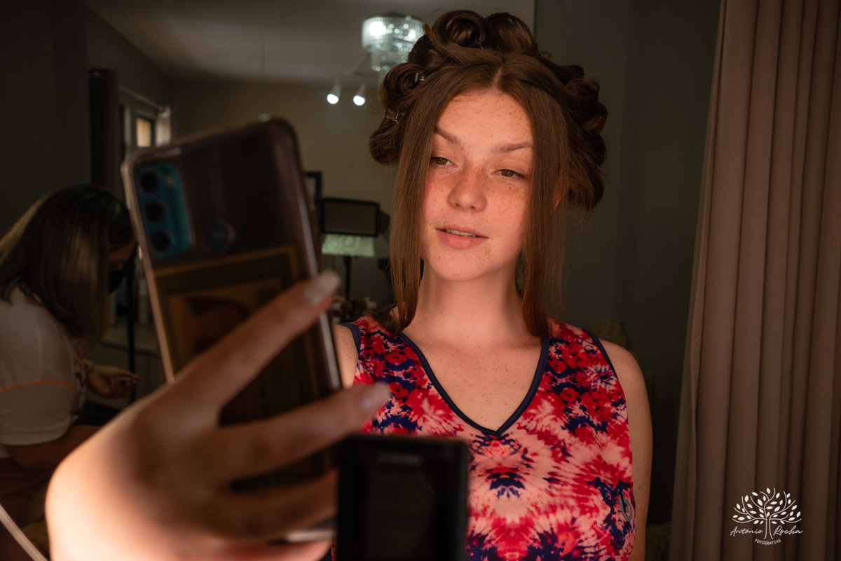 Julia – Júlia 15 Anos – Festa – Festa Debutante – Dom Manuel Quinta de Eventos – Debutante – Campo – Felicidade – Sardas – Fotografia de Família – Debutante – Pôr do Sol – Felicidade – Dourado – Antonio Rocha Fotografias – Pelotas – Quinze Anos – Alegria