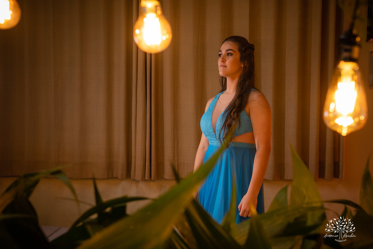 Lívia – Lívia 15 Anos – Ensaio – Ensaio Debutante – Casa da Amizade – Debutante – Campo – Felicidade – Associação Rural de Pelotas – Azul – Fotografia de Família – Debutante – Cantora – Vestido – Lacrou – Antonio Rocha Fotografias – Pelotas – Linda