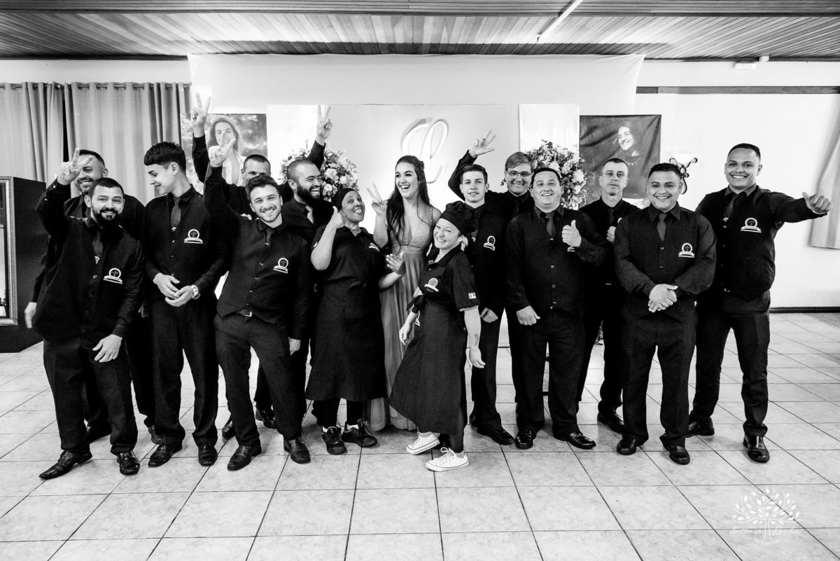 Lívia – Lívia 15 Anos – Ensaio – Ensaio Debutante – Casa da Amizade – Debutante – Campo – Felicidade – Associação Rural de Pelotas – Azul – Fotografia de Família – Debutante – Cantora – Vestido – Lacrou – Antonio Rocha Fotografias – Pelotas – Linda