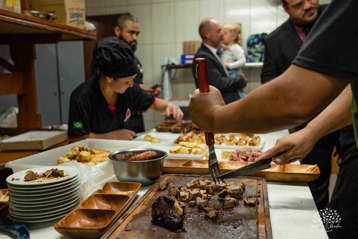 Lívia – Lívia 15 Anos – Ensaio – Ensaio Debutante – Casa da Amizade – Debutante – Campo – Felicidade – Associação Rural de Pelotas – Azul – Fotografia de Família – Debutante – Cantora – Vestido – Lacrou – Antonio Rocha Fotografias – Pelotas – Linda