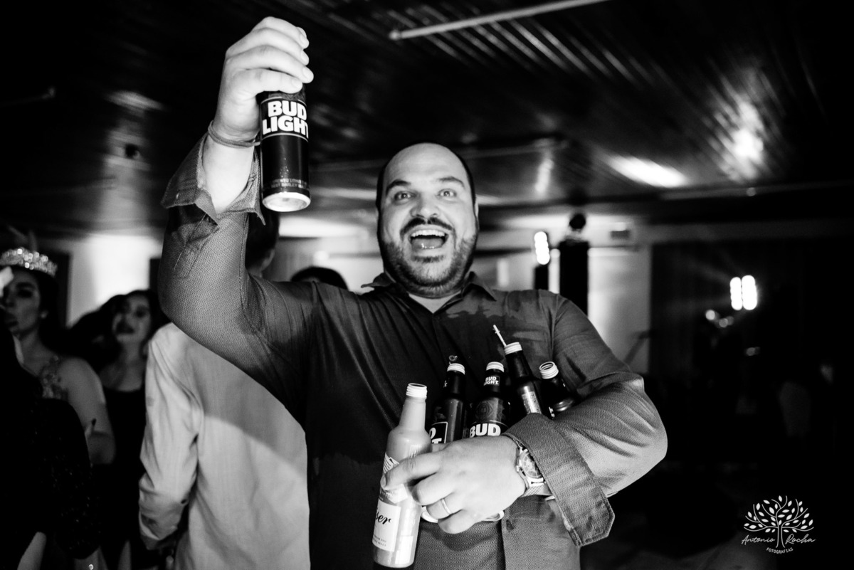Lívia – Lívia 15 Anos – Ensaio – Ensaio Debutante – Casa da Amizade – Debutante – Campo – Felicidade – Associação Rural de Pelotas – Azul – Fotografia de Família – Debutante – Cantora – Vestido – Lacrou – Antonio Rocha Fotografias – Pelotas – Linda