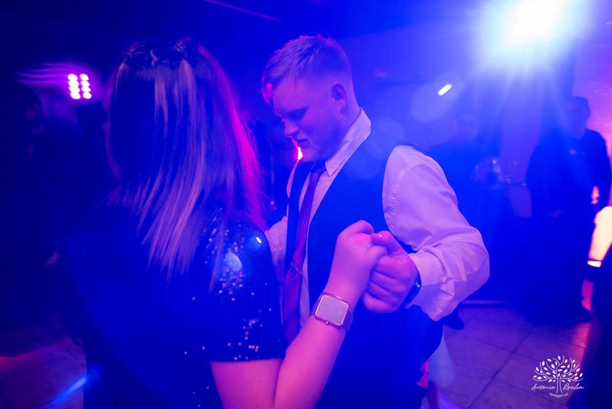 Lívia – Lívia 15 Anos – Ensaio – Ensaio Debutante – Casa da Amizade – Debutante – Campo – Felicidade – Associação Rural de Pelotas – Azul – Fotografia de Família – Debutante – Cantora – Vestido – Lacrou – Antonio Rocha Fotografias – Pelotas – Linda